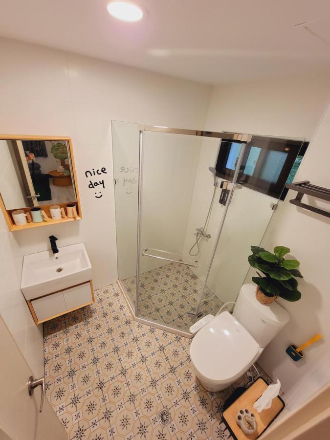 Red Rose B&B漫楓宿民宿 桃園市民宿110號 龍潭郷 エクステリア 写真